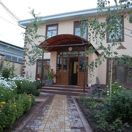 Medi Guest House أوش المظهر الخارجي الصورة